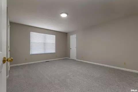 300 Jesse Ln, Herrin, IL 62948 photo 14