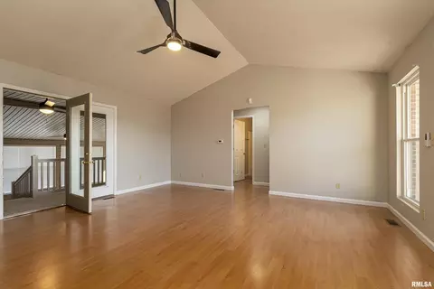 300 Jesse Ln, Herrin, IL 62948 photo 5