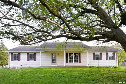 605 S 3rd St, Coulterville, IL 62237