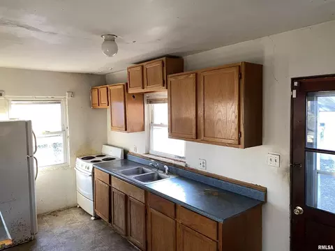 1600 S Hickory St, Centralia, IL 62801 photo 6