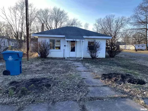 1600 S Hickory St, Centralia, IL 62801 photo 2