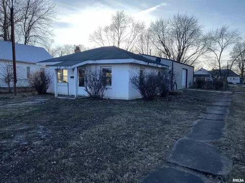 1600 S Hickory St, Centralia, IL 62801 photo 3