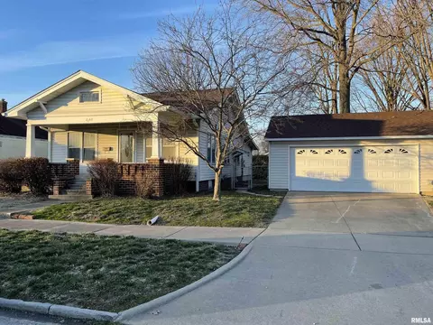 2140 Pine St, Murphysboro, IL 62966