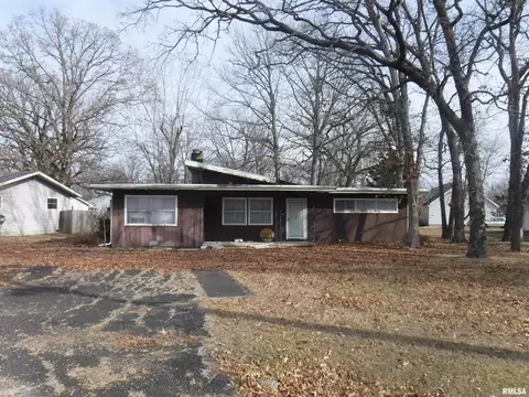 1300 N Rotan Ave, Salem, IL 62881