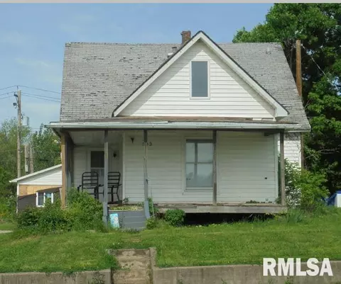 303 N Shelby St, Salem, IL 62881