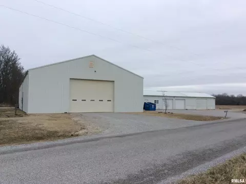 9722 N Goshen Ln, Mount Vernon, IL 62864