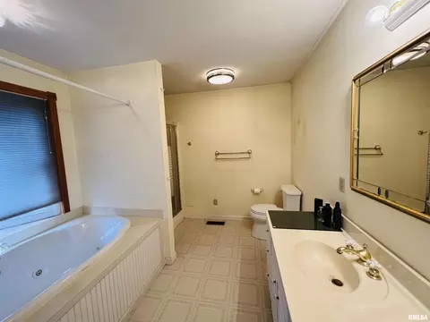 650 Old Broughton Rd, Eldorado, IL 62930 photo 11