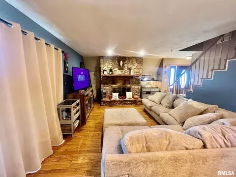 700 Moonglow Rd, Walnut Hill, IL 62893 photo 5