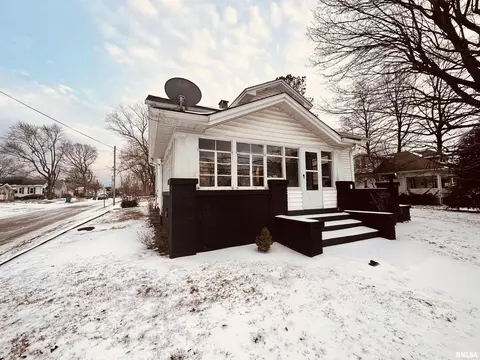 309 E Vienna St, Anna, IL 62906 photo 4