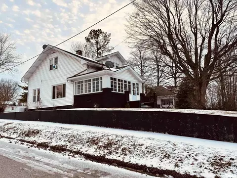 309 E Vienna St, Anna, IL 62906 photo 5
