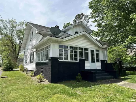 309 E Vienna St, Anna, IL 62906 photo 2