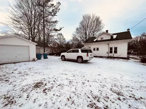 309 E Vienna St, Anna, IL 62906 photo 6