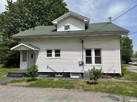 309 E Vienna St, Anna, IL 62906 photo 3