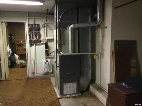 809 N Main St, Anna, IL 62906 photo 23
