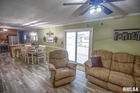605 Sara Dr, Centralia, IL 62801 photo 18