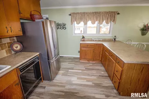 605 Sara Dr, Centralia, IL 62801 photo 12