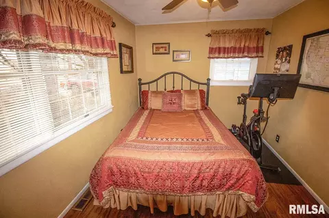 605 Sara Dr, Centralia, IL 62801 photo 28