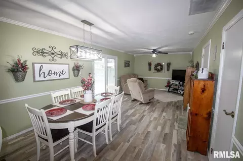 605 Sara Dr, Centralia, IL 62801 photo 17