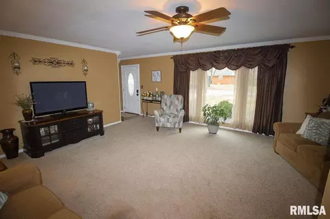 605 Sara Dr, Centralia, IL 62801 photo 7