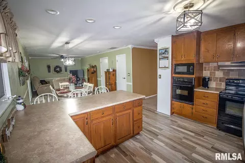 605 Sara Dr, Centralia, IL 62801 photo 14