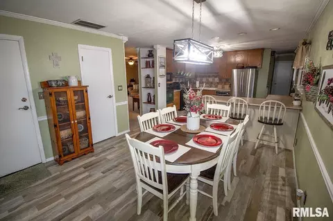 605 Sara Dr, Centralia, IL 62801 photo 10