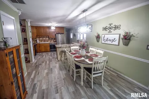 605 Sara Dr, Centralia, IL 62801 photo 8