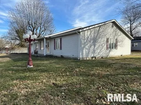 700 S 13th St, Herrin, IL 62948 photo 3