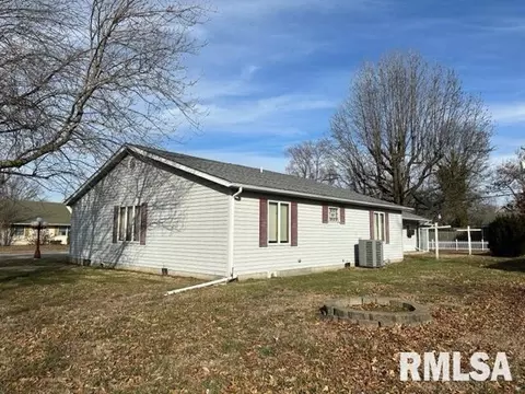 700 S 13th St, Herrin, IL 62948 photo 4