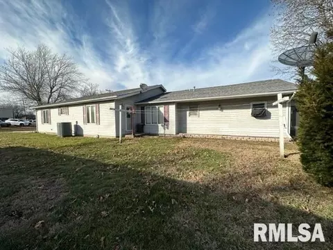 700 S 13th St, Herrin, IL 62948 photo 5