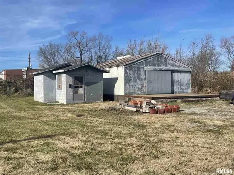 614 N Washington St, Carbondale, IL 62901