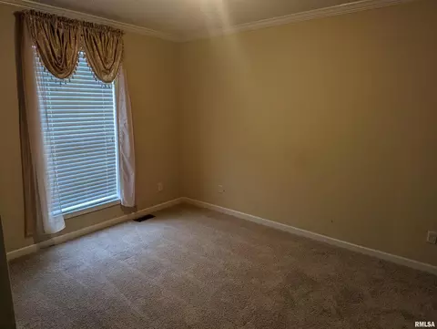 410 E Lake St, Salem, IL 62881 photo 27