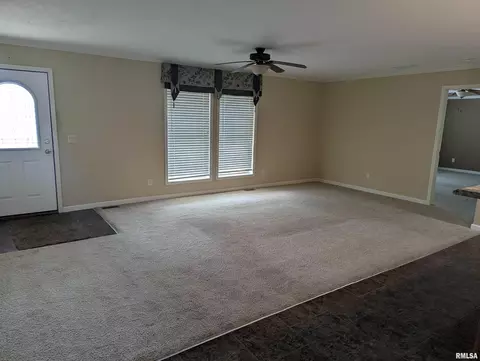 410 E Lake St, Salem, IL 62881 photo 24