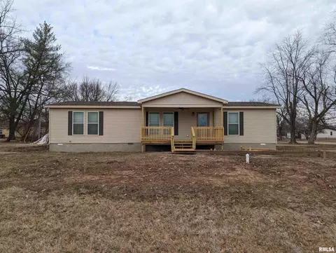 410 E Lake St, Salem, IL 62881 photo 1