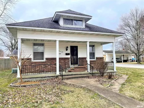 1309 W Walnut St, Marion, IL 62959 photo 1