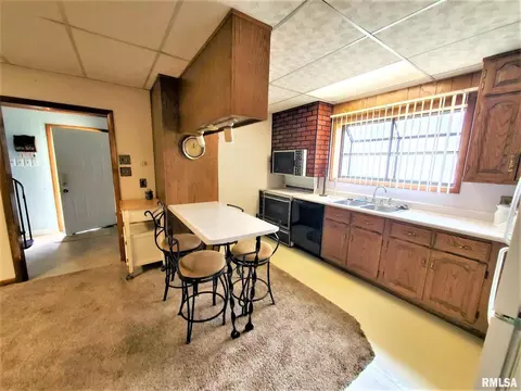 1309 W Walnut St, Marion, IL 62959 photo 5