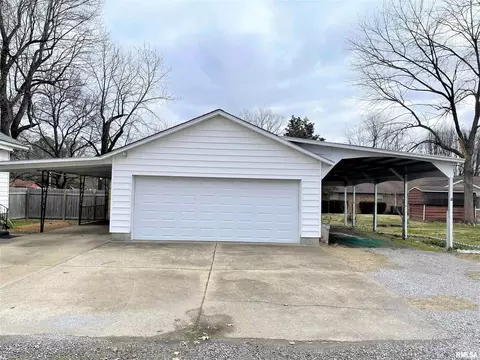 1309 W Walnut St, Marion, IL 62959 photo 3