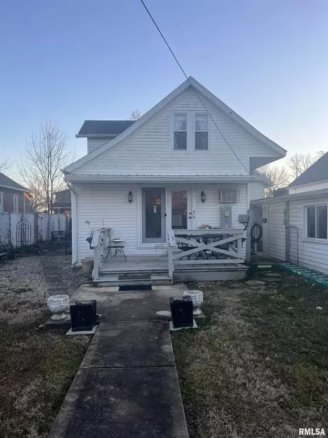 524 W 3rd St, Centralia, IL 62801 photo 3
