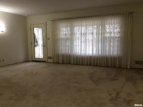 21 Crownview, Mount Vernon, IL 62864 photo 2