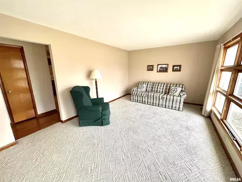 1402 Nelms Ave, Centralia, IL 62801 photo 2