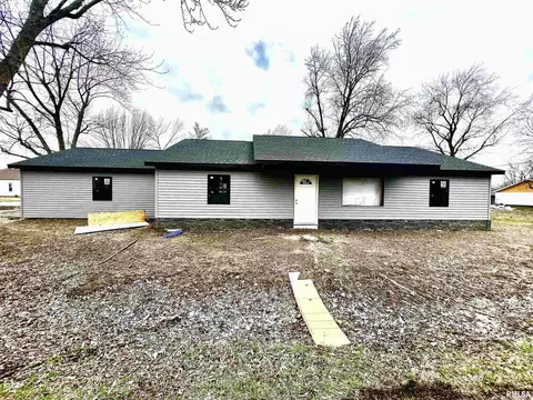 403 N Elm St, Sesser, IL 62884