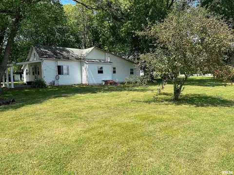610 E Matthew St, Sesser, IL 62884 photo 17
