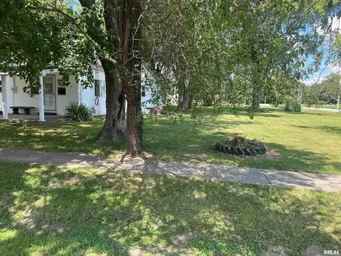 610 E Matthew St, Sesser, IL 62884 photo 19