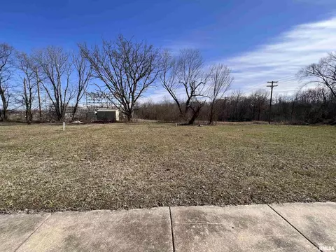 106 S 3rd St, Murphysboro, IL 62966 photo 2