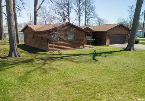 200 Oak Tree Dr, Salem, IL 62881 photo 2