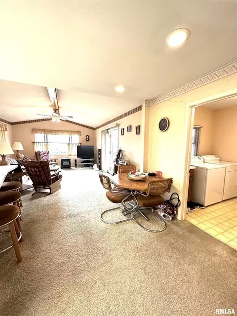 200 Oak Tree Dr, Salem, IL 62881 photo 6