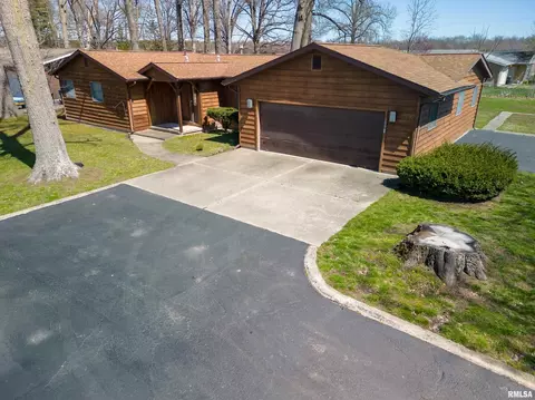 200 Oak Tree Dr, Salem, IL 62881 photo 1