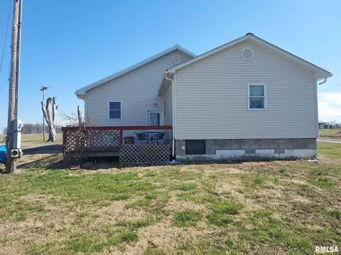 1906 N Ina Ln, Belle Rive, IL 62810