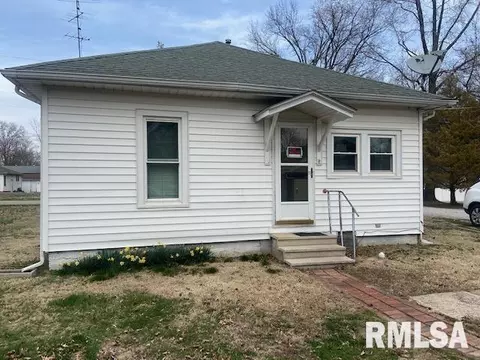 1010 Center St, Benton, IL 62812 photo 2