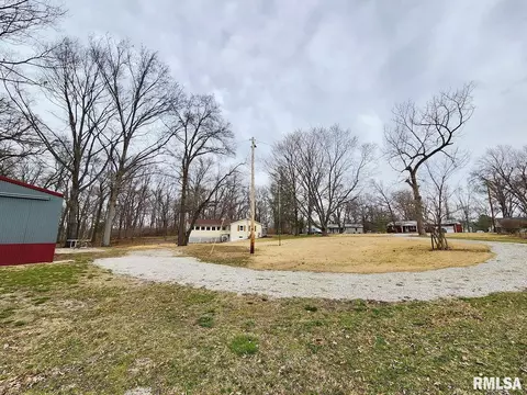 11 Phyllis Dr, Centralia, IL 62801 photo 8