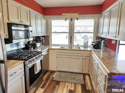 11 Phyllis Dr, Centralia, IL 62801 photo 13